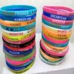 Kit Com 6 Pulseiras Da Amizade De Silicones Colorida Com Mensagens - Imagem 5