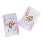 Baralho 100% Plástico 2 Jogos de 54 Cartas Tradicional Jogo de Cartas Estojo de Metal - Imagem 2