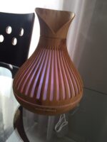 Difusor e humidificador c/ controle remoto - cor: madeira claro (tulipa riscado) - Imagem 6
