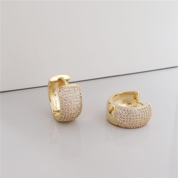 BRINCO ARGOLA CLICK 19MM CRAVEJADA  BANHADO A OURO (02011038)